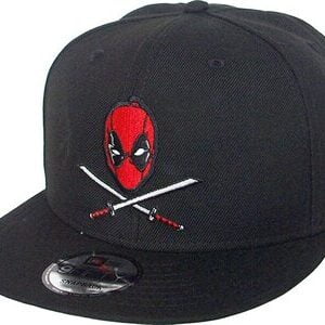 Gorra New Era 9FIFTY Snapback Deadpool espadas